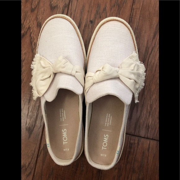 TOMS Slip on loafers size 7.5. Excellent Condition - Picture 8 of 9